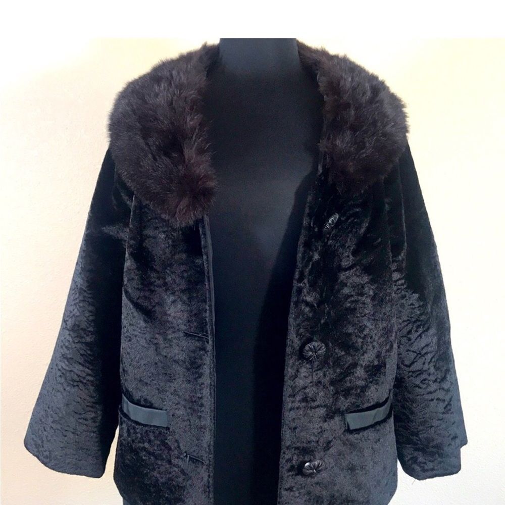 VTG,Styled By Winter Elegant Black Faux Fur Women's Coat Size S Excellent VTG,